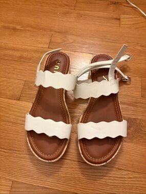 Unisa White Scalloped Double-Strap Sandals